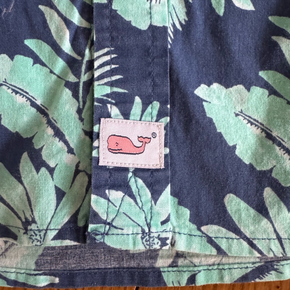 Vineyard Vines Men's Shirt - Picture 3 of 4